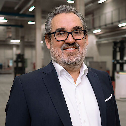 Ronald Kretschmer Ronald Kretschmer ist der Chief Sales Officer bei ek robotics
